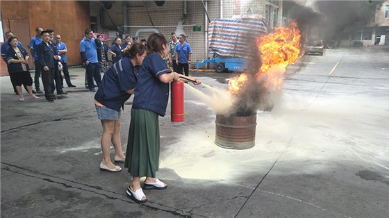 恒达电子变压器厂消防演练(3) 恒达电子变压器厂消防演练(3)