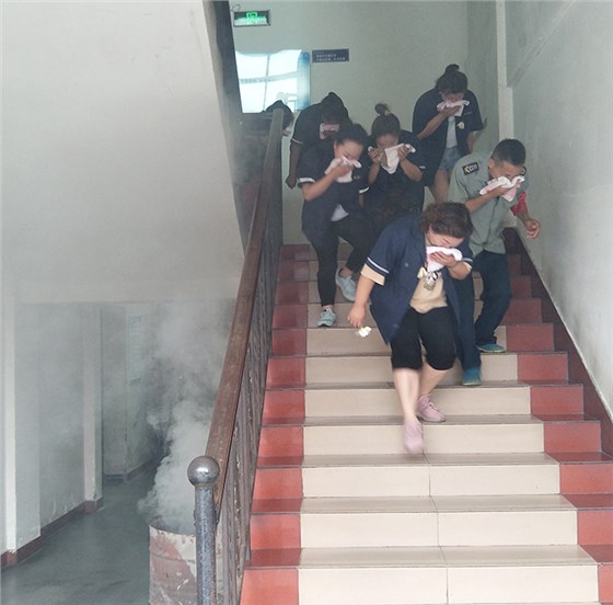 恒达电子变压器厂消防演练（4）